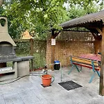 Cozy Corner Guesthouse - Casa In Centrul Civic Brasov